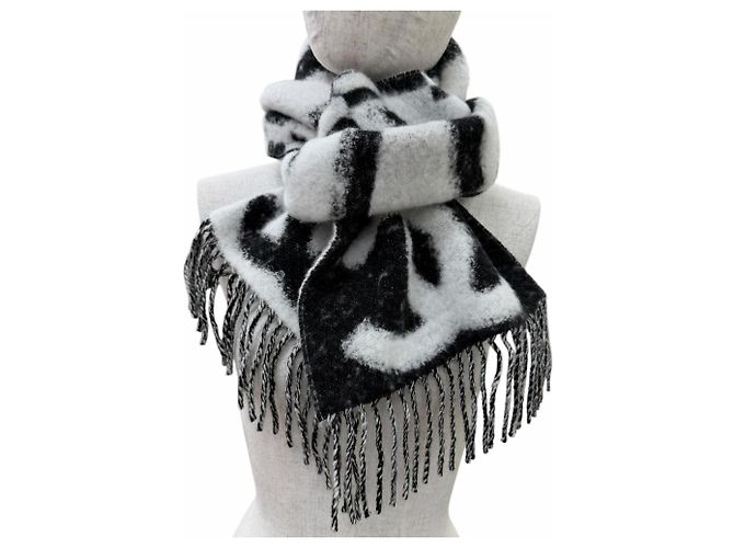 Stola Chanel in misto cashmere e seta Nero Bianco - vista 4