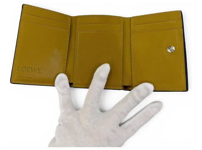 Loewe Anagram Trifold Wallet Braun - Ansicht 6