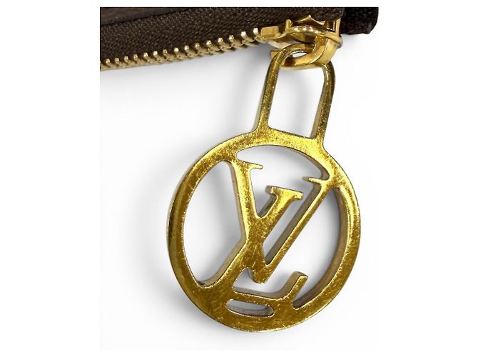 Pochette Trio in pelle Monogram Giant Reverse Louis Vuitton Marrone - vista 10