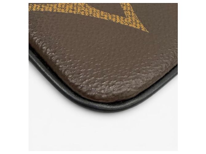 Pochette Trio in pelle Monogram Giant Reverse Louis Vuitton Marrone - vista 6