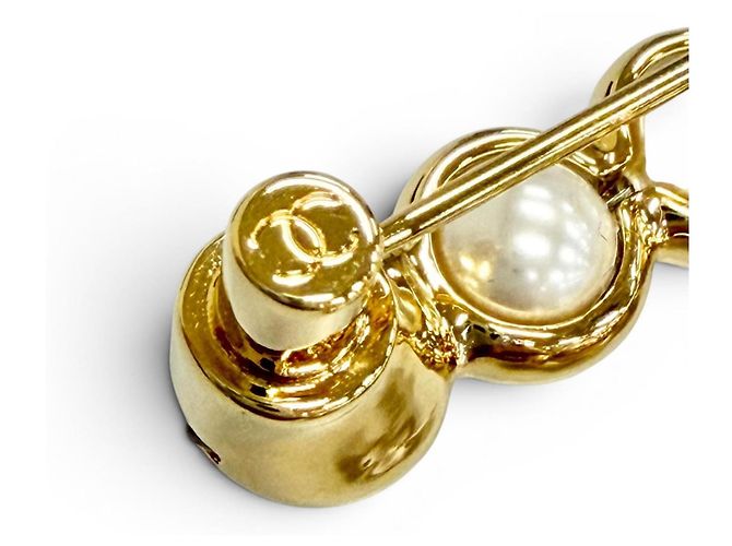 Spilla Chanel 24S Coco Mark No. 5 Pearl D'oro - vista 6