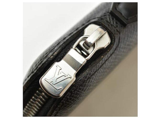 Louis Vuitton Taiga Long Wallet in Ardoise Grey - view 7