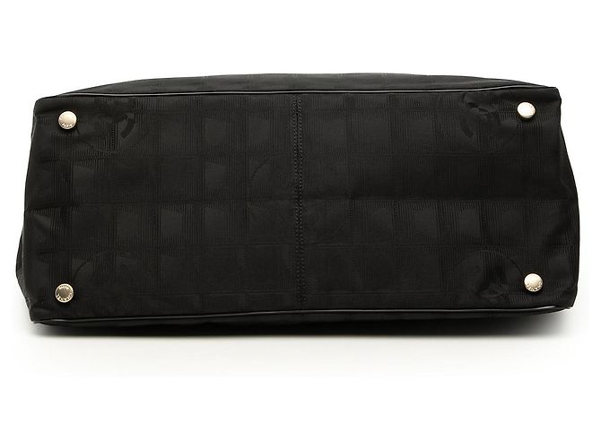 Tote in nylon Chanel Black New Travel Line Nero - vista 3
