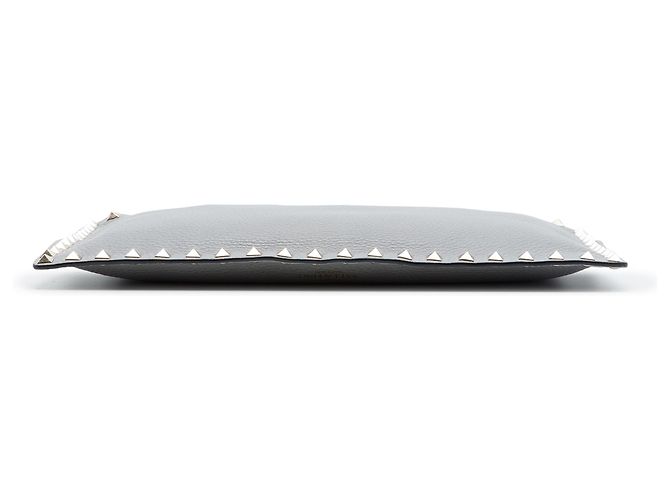 Clutch Valentino Rockstud in pelle di vitello granulata grigia Marrone - vista 3