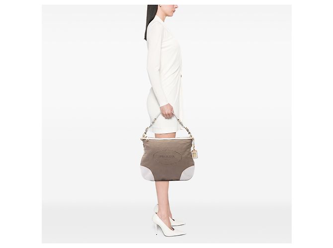 Borsa a tracolla Prada in tela beige Canapa con logo - vista 6