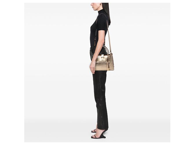Tote Miu Miu in capra metallizzata oro Madras con chiusura push lock D'oro - vista 6