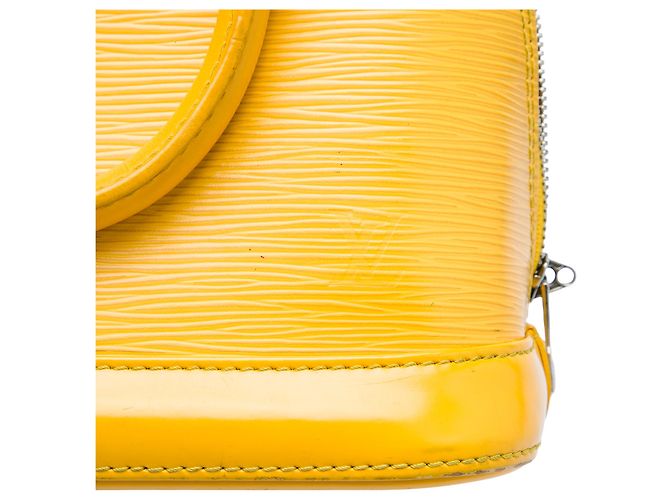 Louis Vuitton Alma BB in pelle Epi gialla Giallo - vista 5