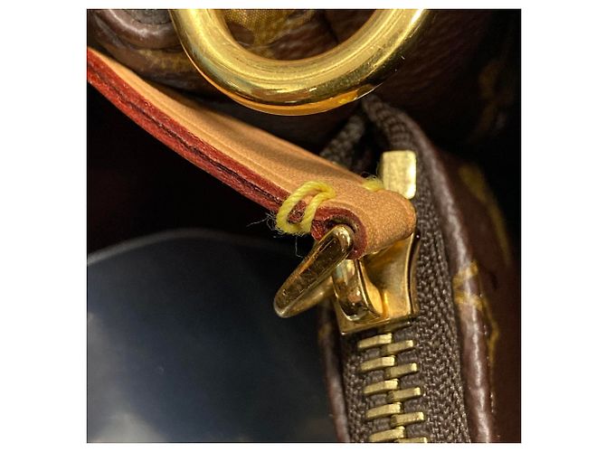 Louis Vuitton Marrone Monogram Montaigne MM - vista 7