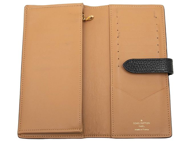 Capucines Louis Vuitton Black Taurillon Capucine Vertical Wallet - view 4