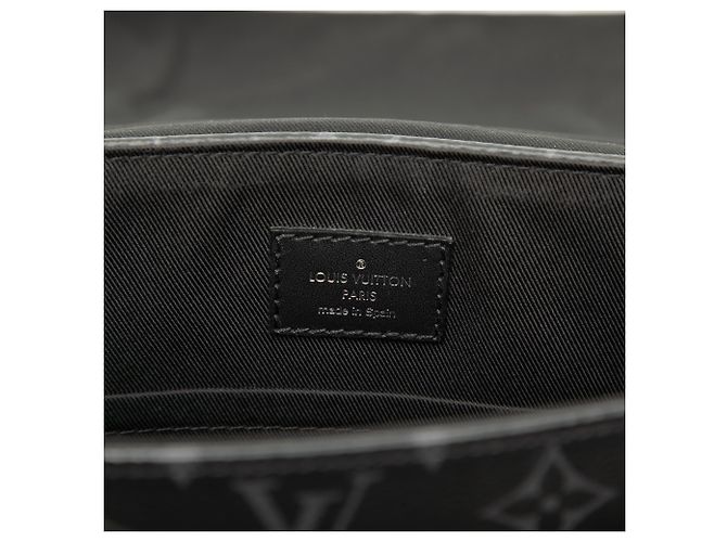 Louis Vuitton District PM Monogram Eclipse negro - vista 5