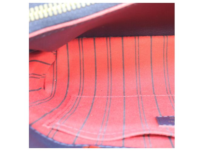 Borsa a tracolla Louis Vuitton Marine Rouge Monogram Empreinte Montaigne BB Rosso Blu navy - vista 14
