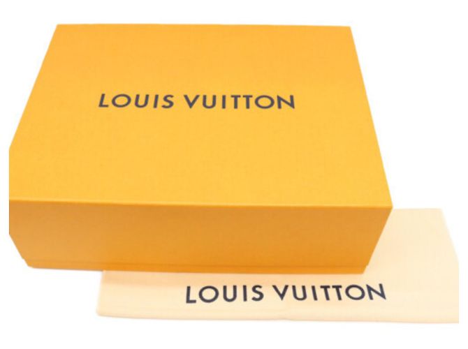 Borsa a tracolla Louis Vuitton Marine Rouge Monogram Empreinte Montaigne BB Rosso Blu navy - vista 16