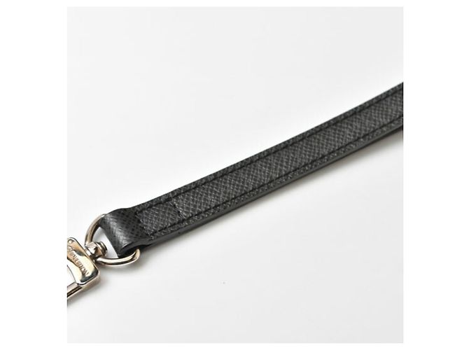 Clutch in pelle Taiga Louis Vuitton Nero Grigio - vista 15