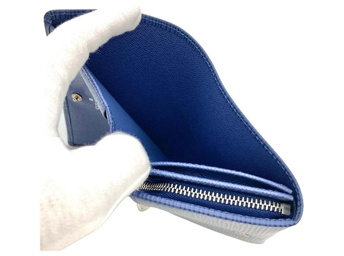 Louis Vuitton Blue Epi Leather Bi-Fold Wallet - view 7