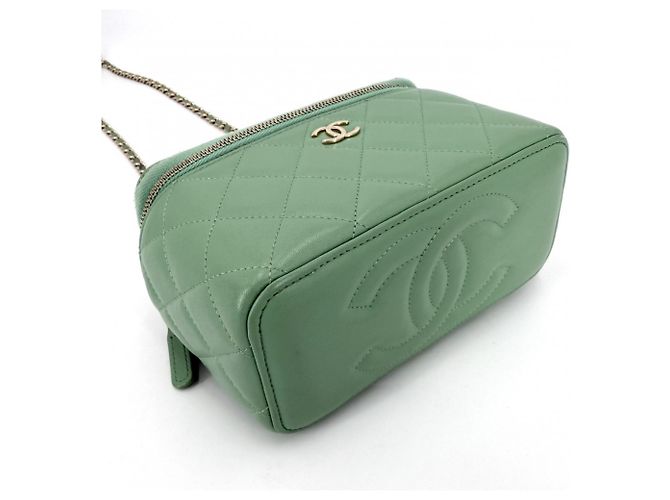 Vanity Beauty Case Matelassé da Donna Chanel Verde - vista 3