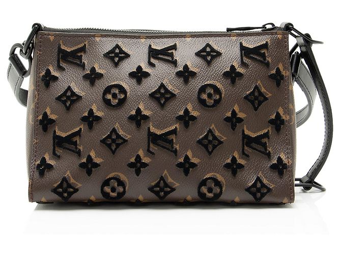 Louis Vuitton Tuffetage Monogram Canvas Triangle Messenger Nero - vista 3