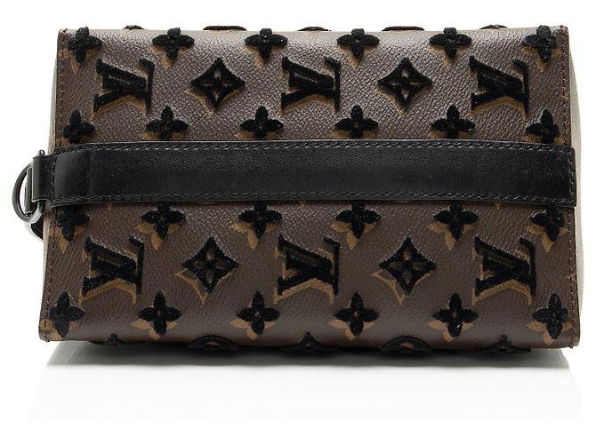 Louis Vuitton Tuffetage Monogram Canvas Triangle Messenger Nero - vista 4