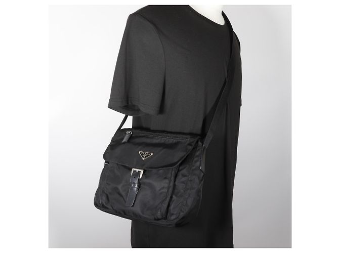 Prada Nylon Schultertasche Schwarz - Ansicht 16