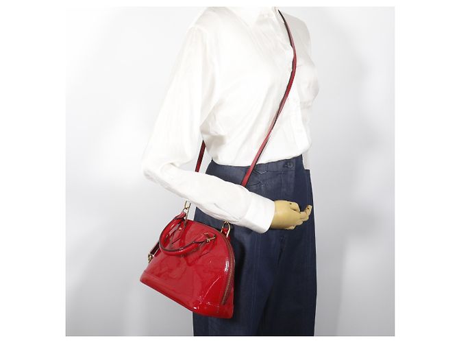 Borsa Louis Vuitton Alma BB Rosso - vista 19