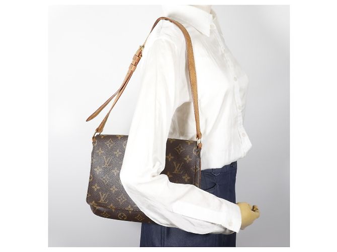 Borsa a Spalla Louis Vuitton Musette Tango Marrone Monogramma - vista 18