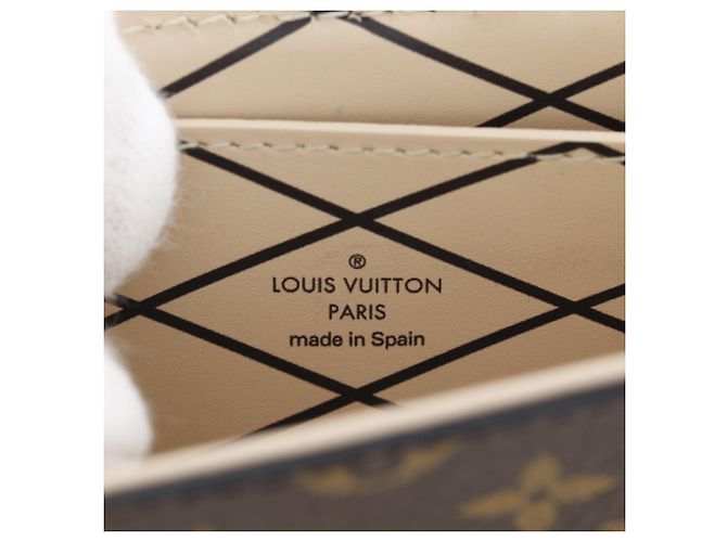 Bolsa de Ombro Pochette Trunk Vertical Louis Vuitton Marrom Monograma - vista 14