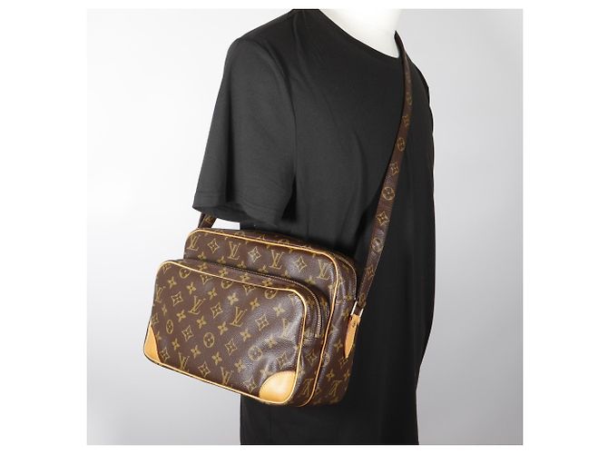 Borsa a Spalla Nile Louis Vuitton Marrone Monogramma - vista 15
