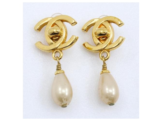 Orecchini Chanel Coco Mark Turnlock Motif - vista 4