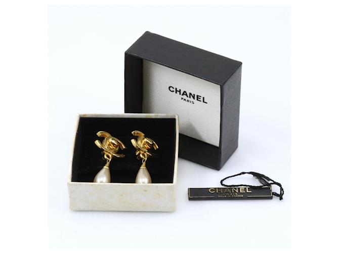 Orecchini Chanel Coco Mark Turnlock Motif - vista 9