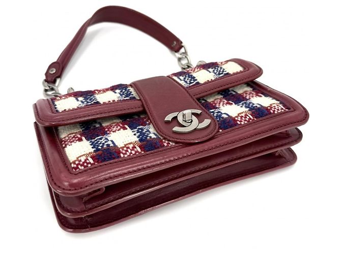 Borsa a tracolla Chanel in tweed rosso e pelle - vista 3
