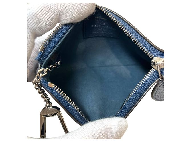 Louis Vuitton Pochette Clé Mahina Blu navy - vista 3