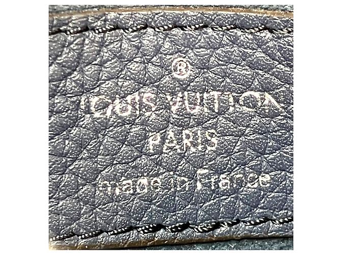 Louis Vuitton Pochette Clé Mahina Blu navy - vista 4