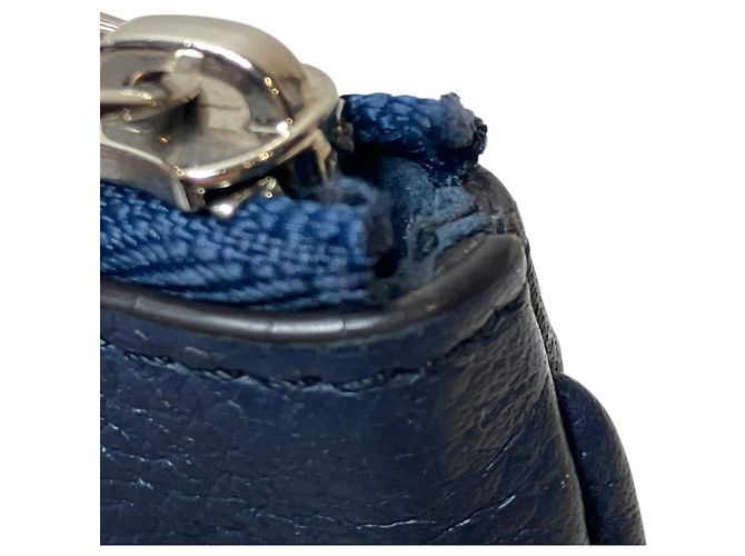 Louis Vuitton Pochette Clé Mahina Blu navy - vista 7