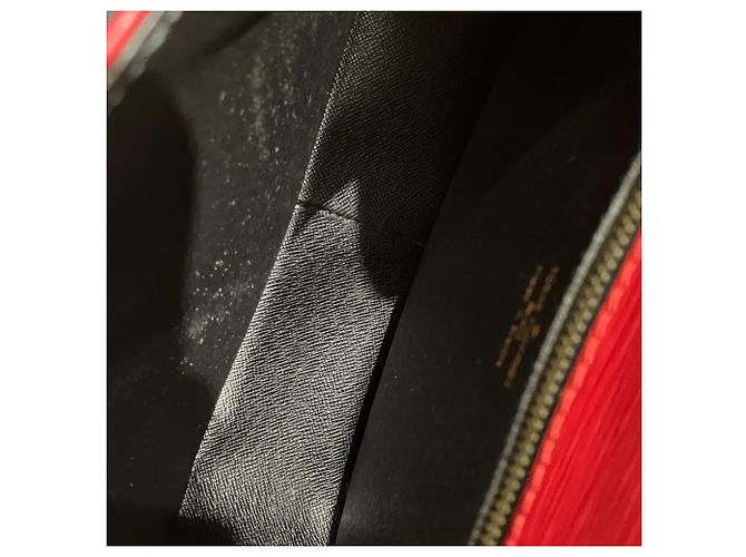 Borsa a Spalla Louis Vuitton Saint Cloud Rosso - vista 5