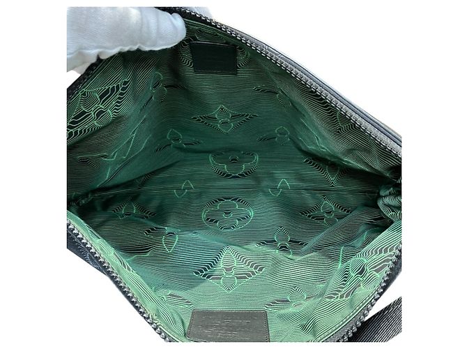 Clutch Reversibile Pochette A4 Louis Vuitton Nero - vista 5