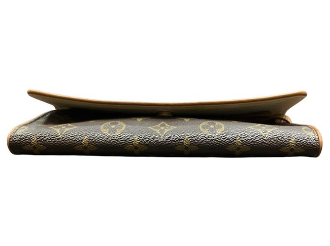 Borsa a Spalla Louis Vuitton Pochette Twin GM Marrone - vista 3