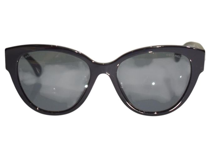 Timeless Chanel Occhiali da sole Butterfly Cat-Eye Logo CC Cuore 5477 - Nero - vista 3