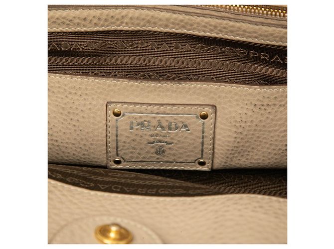 Prada Handtasche mit Triangle-Logo-Plakette Beige - Ansicht 7