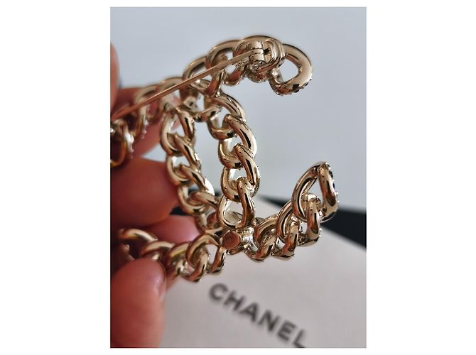 Spilla Chanel Logo CC a Catena con Strass Neri e Bianchi Nero Bianco Gold hardware - vista 7