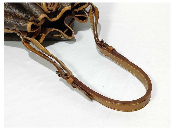 Louis Vuitton Noe in pelle Epi Marrone - vista 5