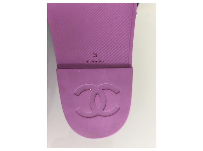 Sandali Chanel in pelle viola con logo CC Porpora - vista 9