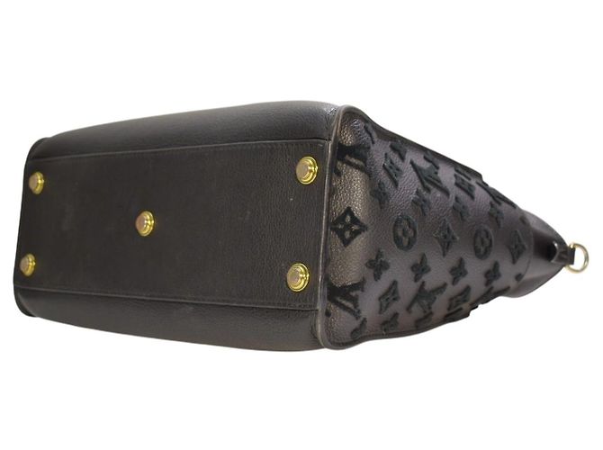 Louis Vuitton On My Side MM Sac Cabas Monogram Tufted Veau Cachemire Noir - vue 8