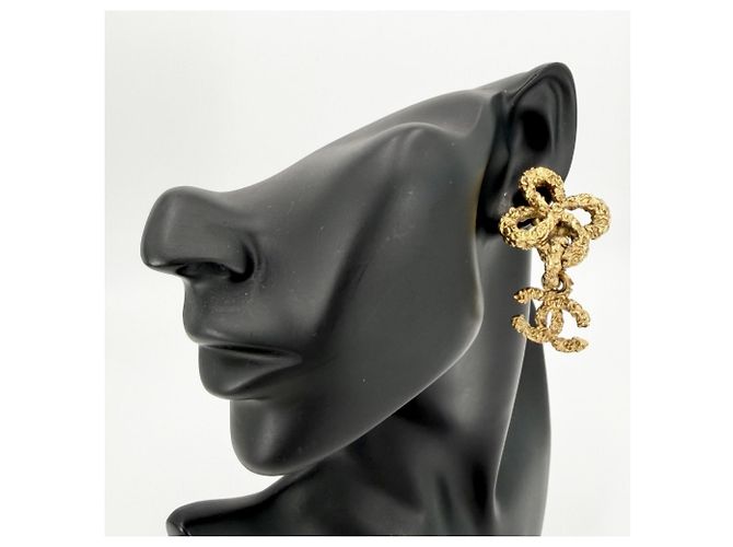 Orecchini a clip dorati Chanel D'oro - vista 2