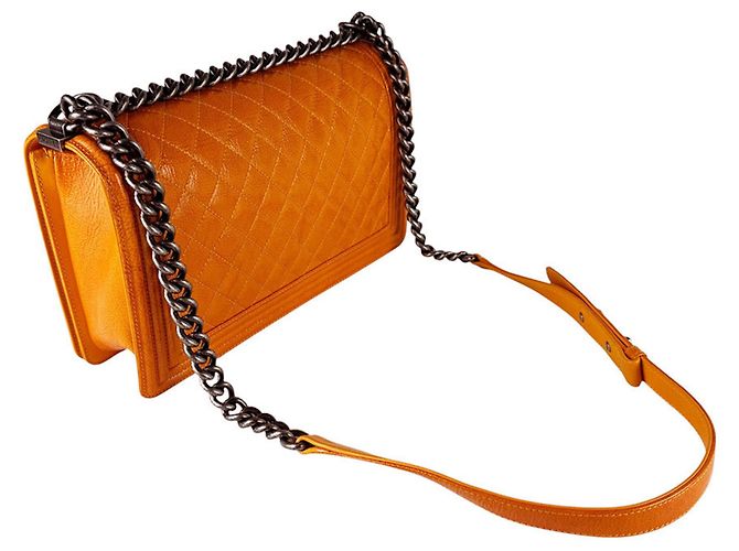 Borsa a tracolla Chanel Boy in pelle arancione - vista 10