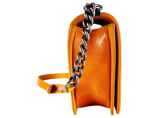 Borsa a tracolla Chanel Boy in pelle arancione - vista 2