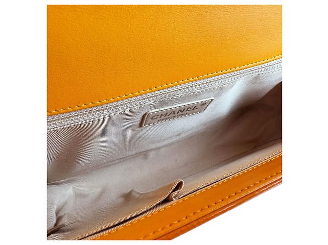 Borsa a tracolla Chanel Boy in pelle arancione - vista 5