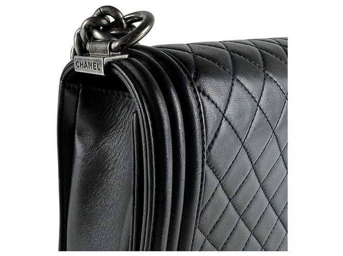Borsa a tracolla Chanel Boy in agnello Large Nero - vista 7