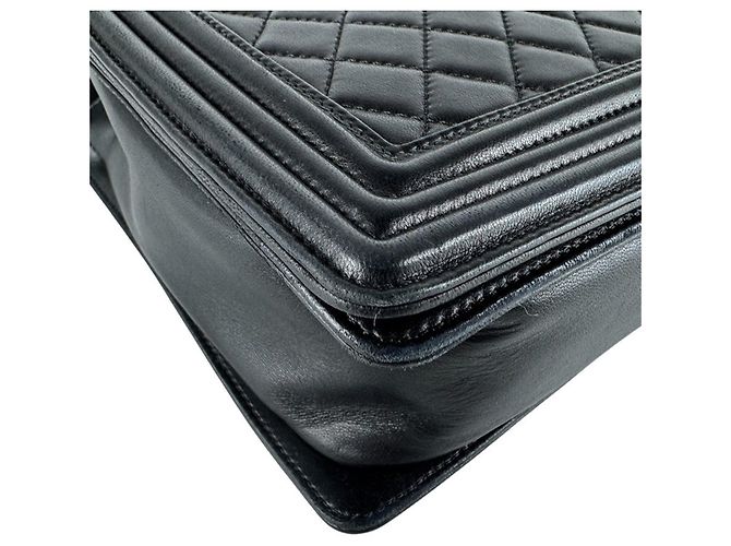 Borsa a tracolla Chanel Boy in agnello Large Nero - vista 9