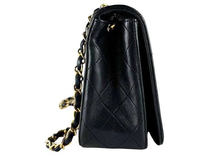 Borsa a tracolla Chanel in agnello nero - vista 2
