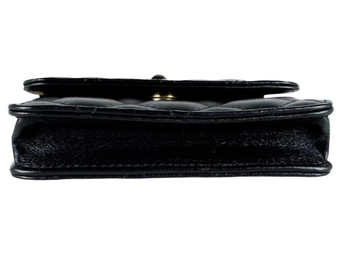 Chanel Pochette aus schwarzem Leder - Ansicht 4
