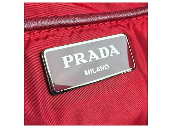 Borsa a tracolla in nylon Prada rossa Rosso - vista 12